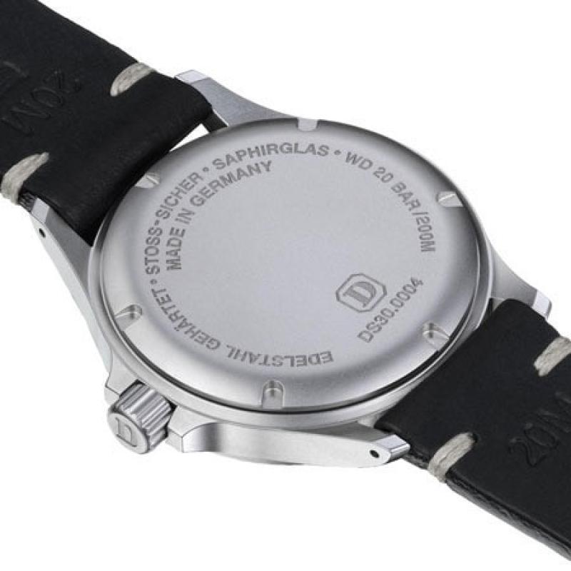 Damasko Swiss DS30 Automatic Watch with a 39mm Bead-Blasted Submarine Steel Case