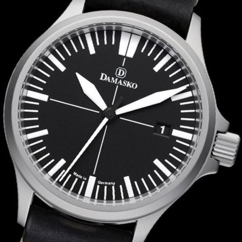 Damasko Swiss DS30 Automatic Watch with a 39mm Bead-Blasted Submarine Steel Case